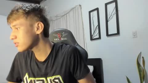 Miguel Hernandez online show from 02/15/25, 10:42