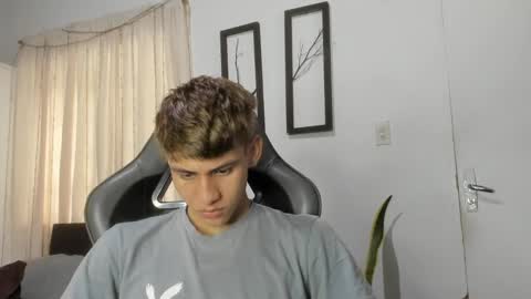 Miguel Hernandez online show from 02/19/25, 03:27