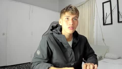 Miguel Hernandez online show from 03/07/25, 08:55