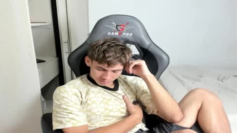 Miguel Hernandez online show from 10/02/25, 05:42