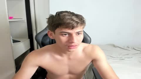 Miguel Hernandez online show from 10/03/25, 04:48