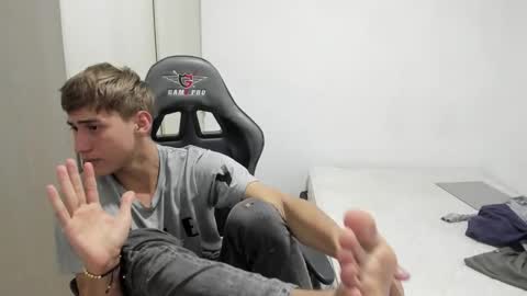 Miguel Hernandez online show from 12/03/25, 01:46