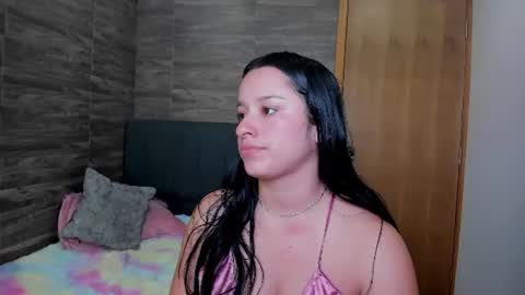 Mia online show from 07/07/26, 02:25