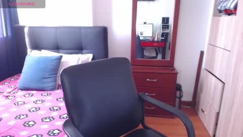 Snapshot of miia_big1boobs chatting on 01/27/25, 09:55 miia big1boobs online show from 01/27/25, 09:55