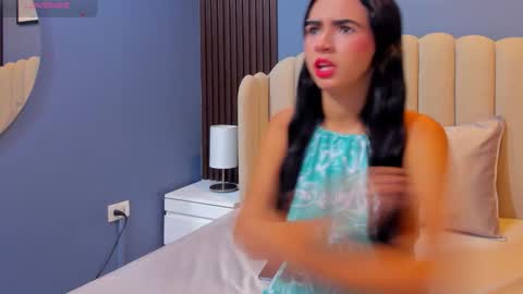 miia_cute18 online show from 12/05/25, 12:14