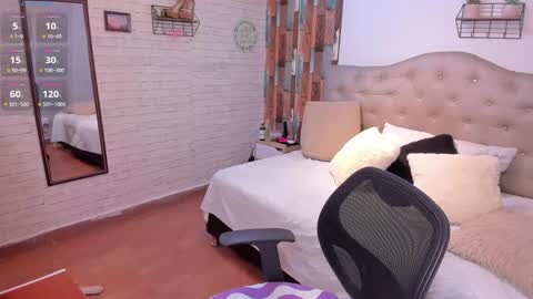 Snapshot of miia_jhones16 chatting on 01/24/25, 01:13 Mia Jhones online show from 01/24/25, 01:13