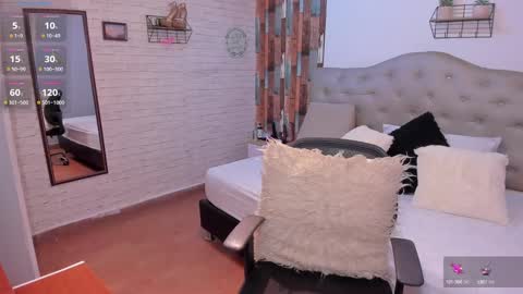 Snapshot of miia_jhones16 chatting on 01/24/25, 11:34 Mia Jhones online show from 01/24/25, 11:34