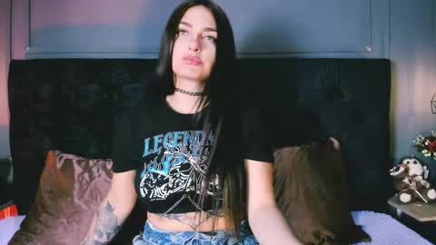 miia_moore_ online show from 05/27/26, 01:08