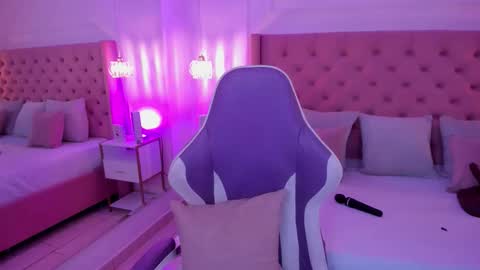 Miia Schwarz  online show from 01/17/26, 08:01