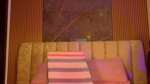 miia scoott  online show from 12/20/25, 11:50