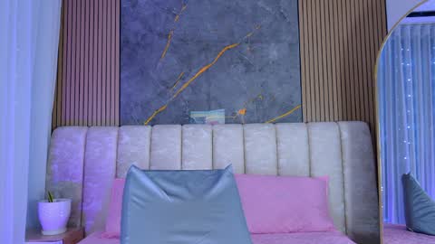 miia scoott  online show from 04/08/26, 11:54