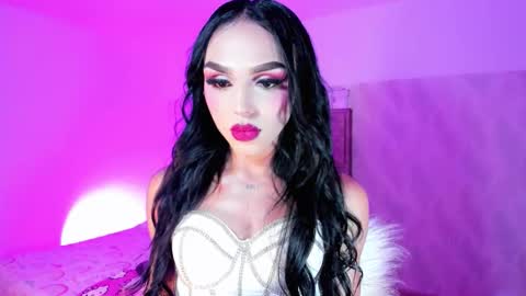 Snapshot of miia_sophia chatting on 01/17/26, 07:02 online show from 01/17/26, 07:02