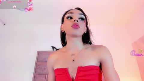 Snapshot of miia_sophia chatting on 02/12/26, 08:37 online show from 02/12/26, 08:37