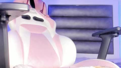 Mia online show from 03/11/26, 08:53