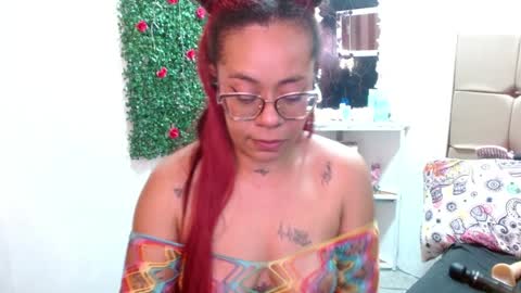 Snapshot of miia_spencer_ chatting on 12/31/24, 01:26 miia online show from 12/31/24, 01:26