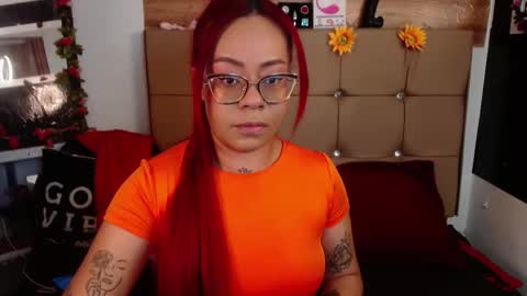 Snapshot of miia_spencer_ chatting on 10/18/25, 07:25 miia online show from 10/18/25, 07:25