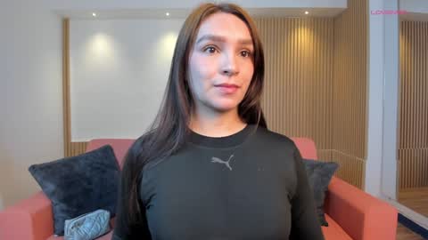 Miia 3 online show from 12/17/24, 12:00