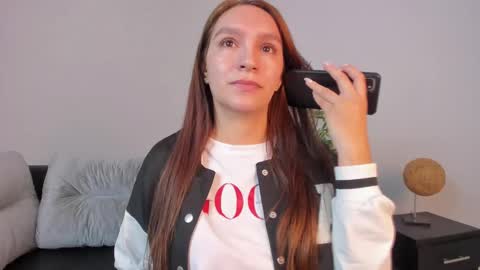 Miia 3 online show from 02/26/25, 12:14