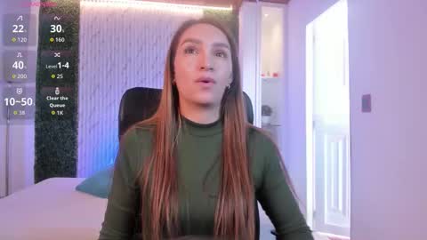 Miia 3 online show from 10/15/25, 02:17