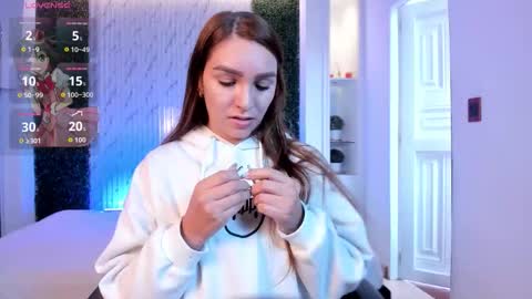 Miia 3 online show from 10/25/25, 12:13