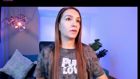 Miia 3 online show from 04/07/26, 11:43