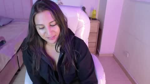 M I I A     online show from 05/31/26, 07:59