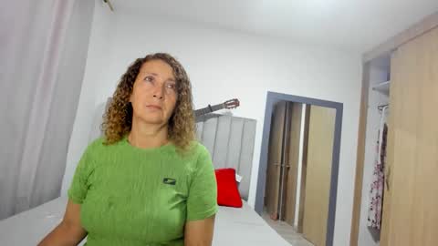 Snapshot of miia_weed chatting on 04/06/26, 11:11 Mia Weed online show from 04/06/26, 11:11