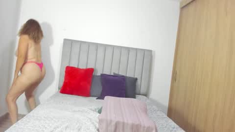 Snapshot of miia_weed chatting on 04/16/26, 11:22 Mia Weed online show from 04/16/26, 11:22