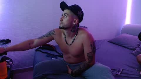 Mia and Liam online show from 12/24/24, 10:44