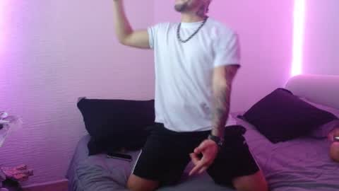 Mia and Liam online show from 12/29/24, 08:26