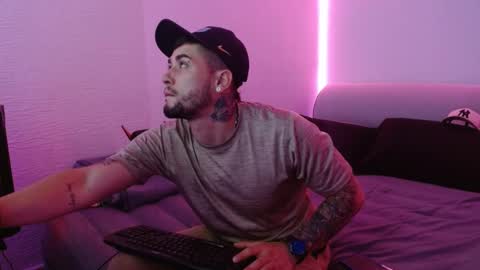 Mia and Liam online show from 01/08/25, 05:05