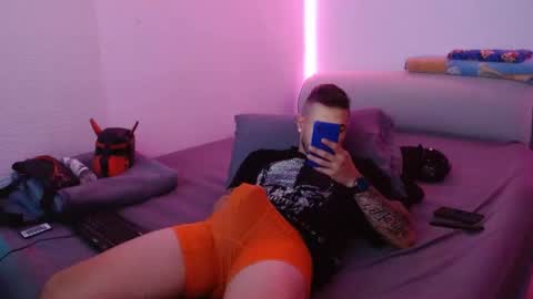 Mia and Liam online show from 01/11/25, 04:27