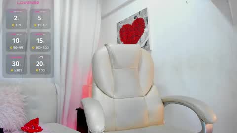 mia sofia online show from 09/27/25, 11:48