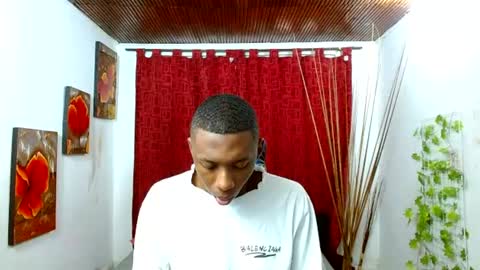 Snapshot of miilo18 chatting on 05/13/26, 05:43 milo online show from 05/13/26, 05:43