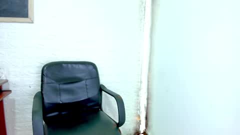 Snapshot of miiss_evaa chatting on 02/17/25, 11:23 miiss_evaa online show from 02/17/25, 11:23