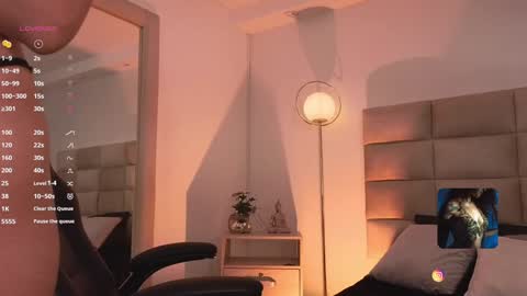 Snapshot of miissjulia chatting on 01/07/25, 11:35 online show from 01/07/25, 11:35