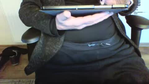 Snapshot of mik116 chatting on 01/08/25, 09:42 mik online show from 01/08/25, 09:42