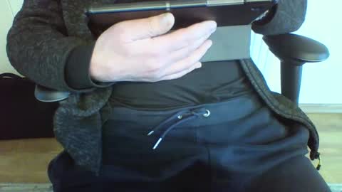 Snapshot of mik116 chatting on 03/05/25, 09:16 mik online show from 03/05/25, 09:16