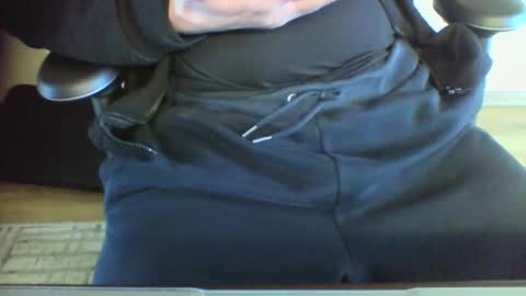 Snapshot of mik116 chatting on 03/10/25, 10:37 mik online show from 03/10/25, 10:37