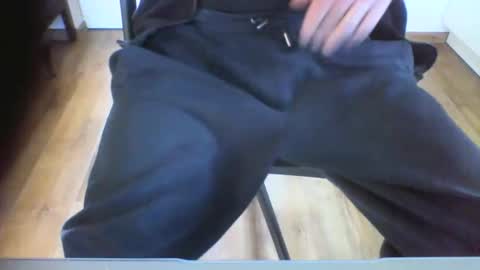 Snapshot of mik116 chatting on 09/15/25, 01:11 mik online show from 09/15/25, 01:11