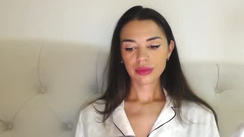 Snapshot of mika_gold7 chatting on 09/11/25, 09:31 Mika online show from 09/11/25, 09:31