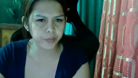 Mika online show from 11/16/25, 06:08