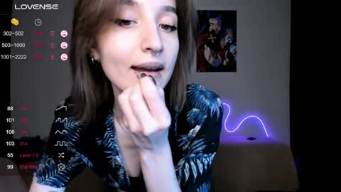 Snapshot of mika_reid chatting on 06/08/26, 10:37 Mika online show from 06/08/26, 10:37