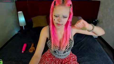 Mika online show from 03/21/26, 08:19