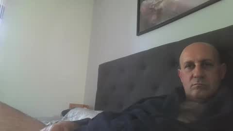 mikael_r52 online show from 06/01/26, 11:01