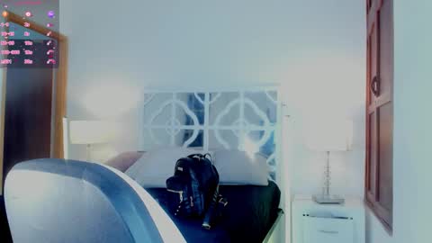 Snapshot of mikaelastonne chatting on 01/10/26, 12:18 Mikaela blondie bigass online show from 01/10/26, 12:18