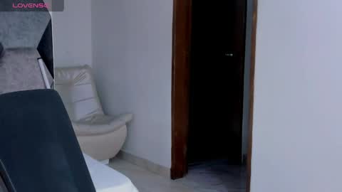 Mikaela blondie bigass online show from 05/22/26, 08:47