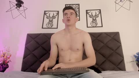 mikael online show from 03/02/25, 10:05