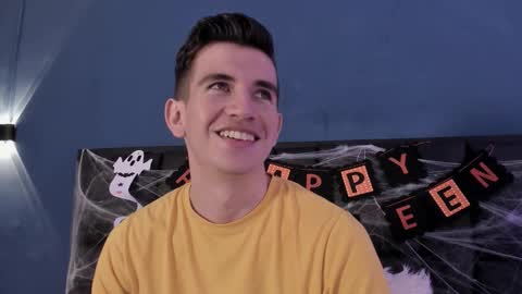 mikael online show from 10/19/25, 04:24