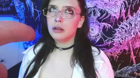 Mika online show from 03/07/26, 11:02